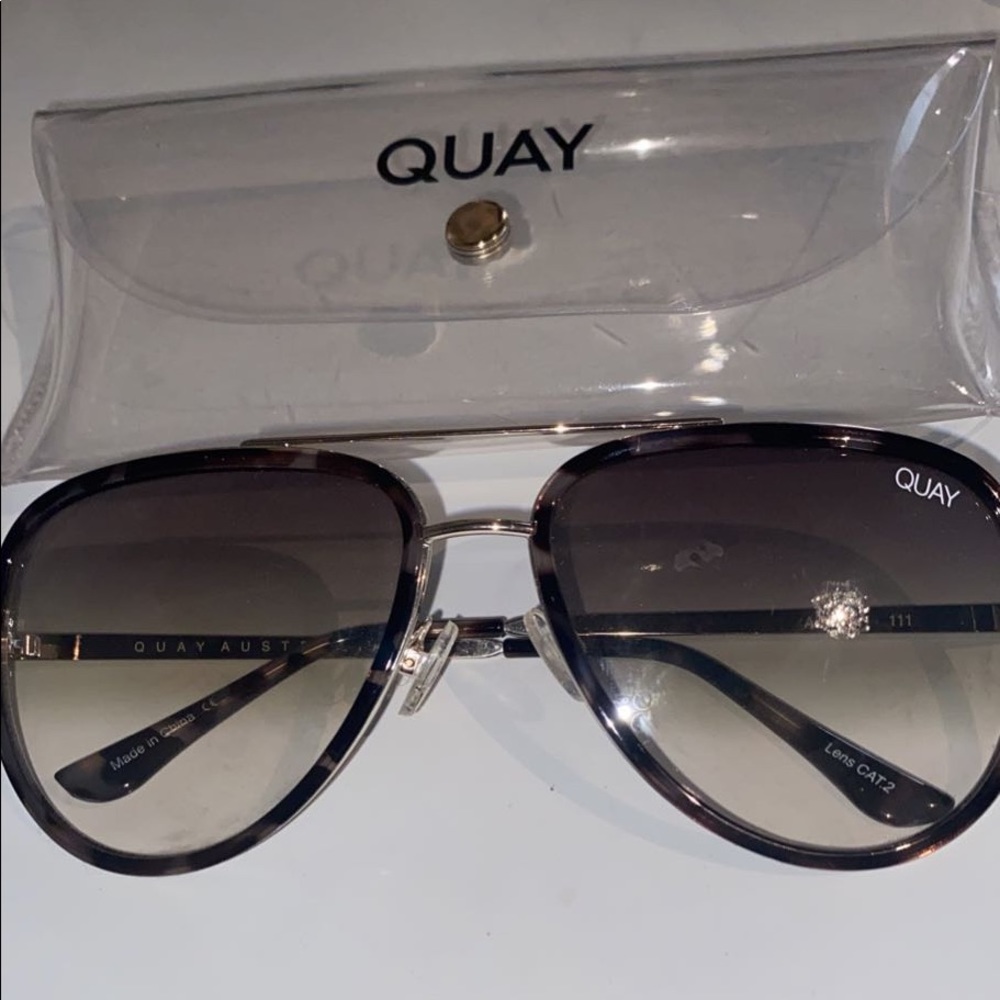 Quay almost new sunglasses